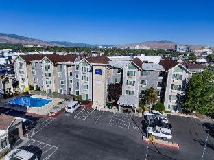 Hotel Baymont By Wyndham Reno Habitación foto